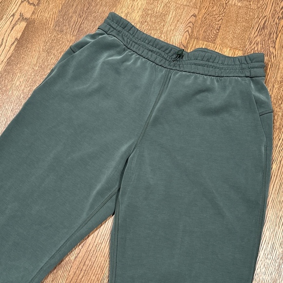 Lululemon Softstreme High-Rise Green Smoked Spruce Straight Leg Pants Womens 10 - Picture 3 of 14